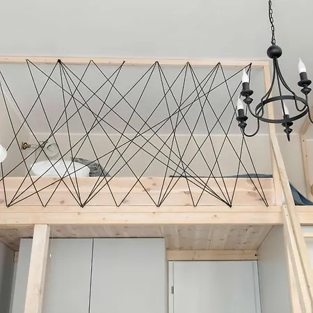 Cosy With Mezzanine In Close To The Old Market Square By Renters 포즈난