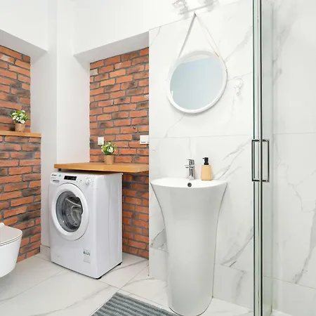Cosy With Mezzanine In Close To The Old Market Square By Renters 아파트