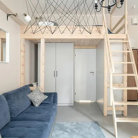 Cosy With Mezzanine In Close To The Old Market Square By Renters 아파트 포즈난