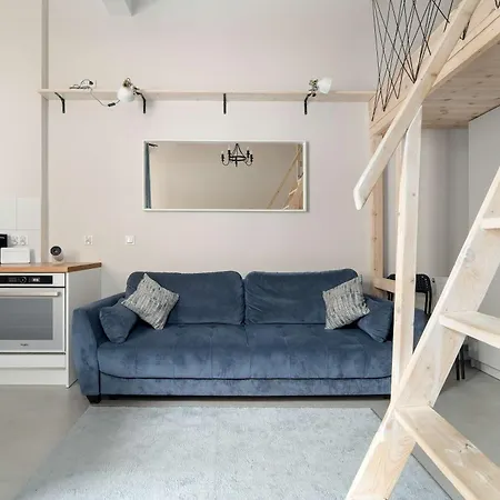 Apartment Cosy With Mezzanine In Close To The Old Market Square By Renters Posen